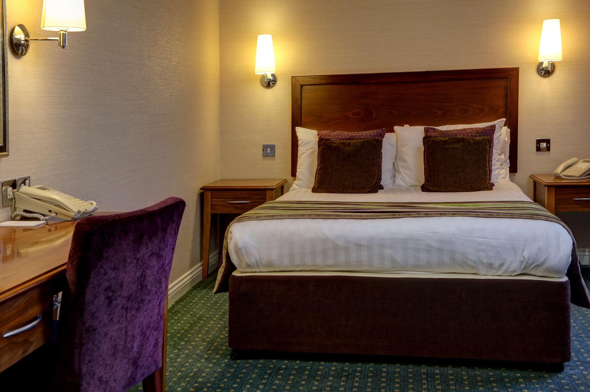 The Bull Hotel; Sure Hotel Collection By Best Western 피터버러 외부 사진