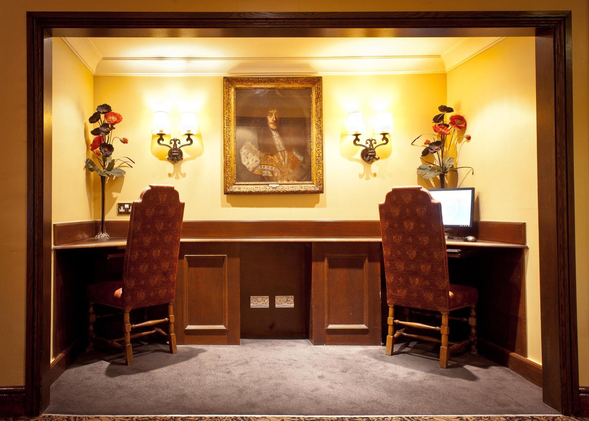 The Bull Hotel; Sure Hotel Collection By Best Western 피터버러 외부 사진