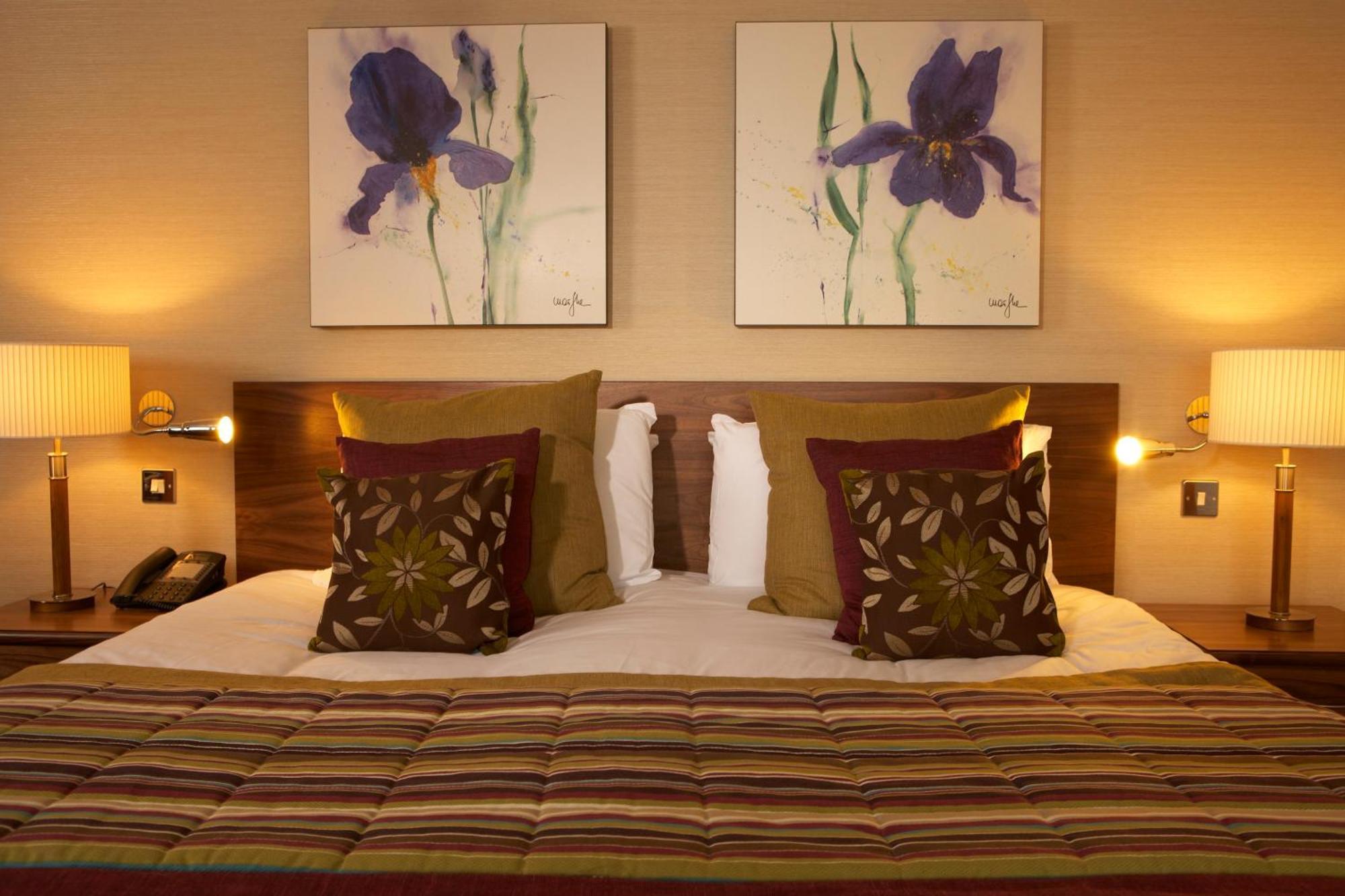 The Bull Hotel; Sure Hotel Collection By Best Western 피터버러 외부 사진